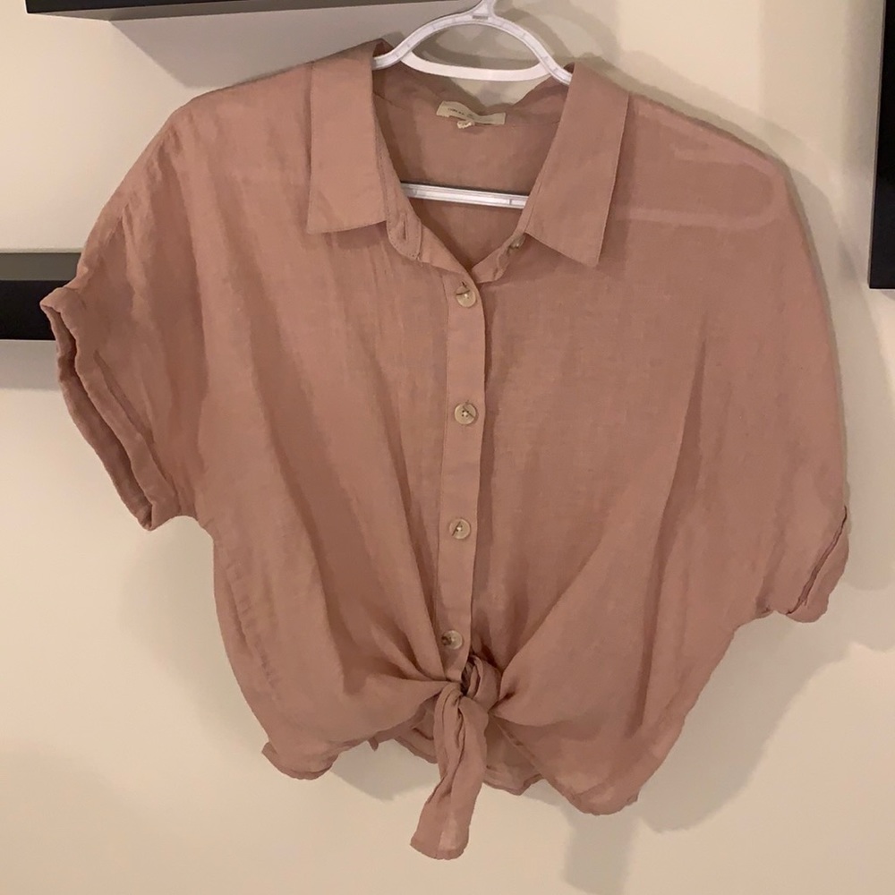 Large Button Up w/ Tie Collared Shirt